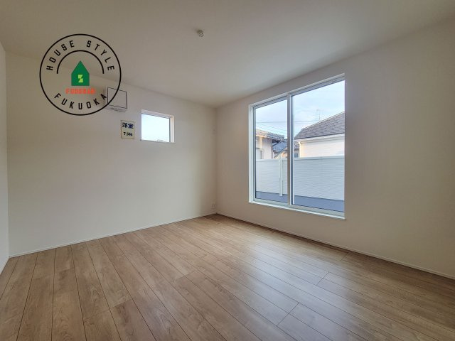 福岡市早良区重留1丁目第1-2棟（1号棟）の寝室|主寝室には収納力に優れたクローゼットがありますので、お部屋もすっきり片付きます。