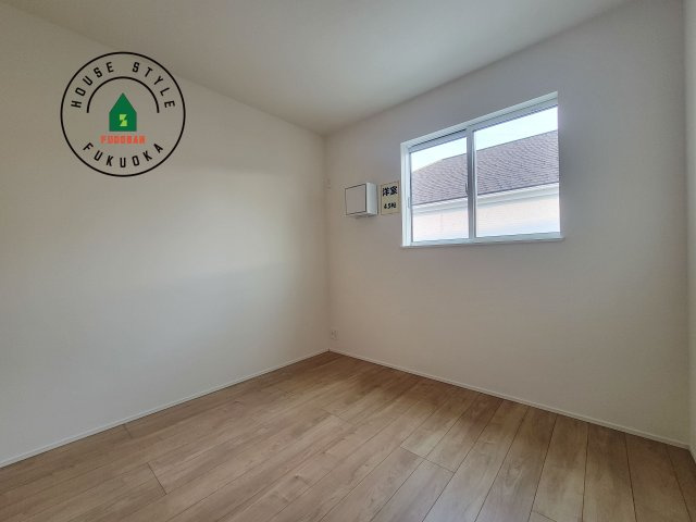 福岡市早良区重留1丁目第1-2棟（1号棟）の子供部屋|穏やかな光が差し込む室内には、穏やかな時間が流れます。