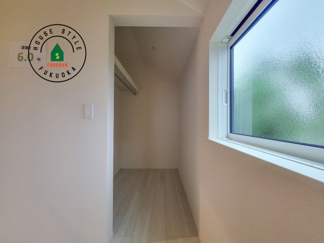 福岡市中央区笹丘2丁目第1-5棟（2号棟）の収納|洋服や大きな荷物が多い方や人数の多いご家族などは、一般的なクローゼットよりもウォークインクローゼットのほうが使い勝手が良いです。