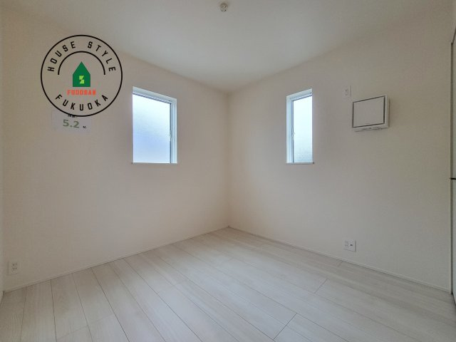 福岡市中央区笹丘2丁目第1-5棟（2号棟）の洋室|採光良好な洋室は全居室、複層ガラスの遮熱効果と断熱効果で、一年中快適に過ごせます。