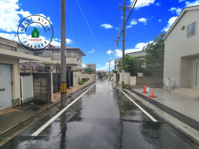 福岡市中央区笹丘2丁目第1-5棟（2号棟）の前面道路含む現地写真|前面道路です。