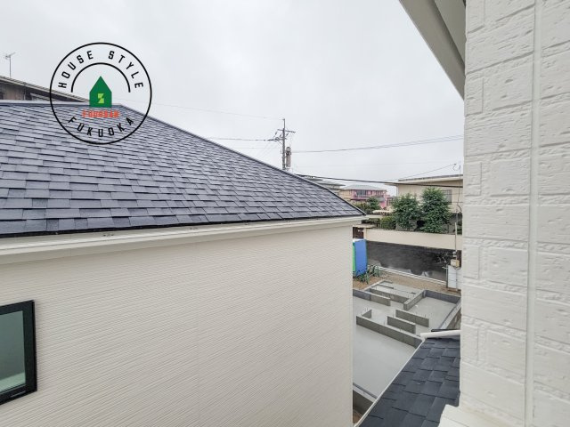 福岡市中央区笹丘2丁目第1-5棟（2号棟）の展望|窓から緑が見える物件も魅力的です。