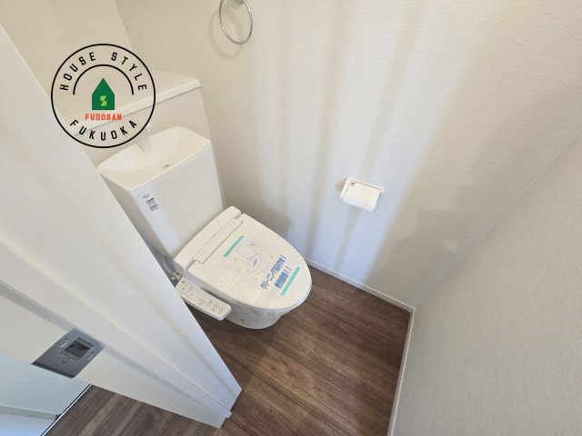 筑紫野市石崎3丁目第1-2棟（2号棟）　のトイレ|温水洗浄便座を完備しております。2ヶ所にトイレがあるのは朝の慌ただしい時間も安心です。