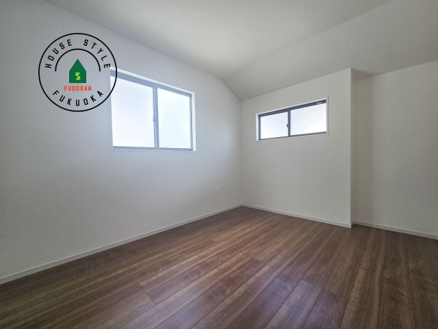 筑紫野市石崎3丁目第1-2棟（2号棟）　の洋室|採光良好な洋室は全居室、複層ガラスの遮熱効果と断熱効果で、一年中快適に過ごせます。