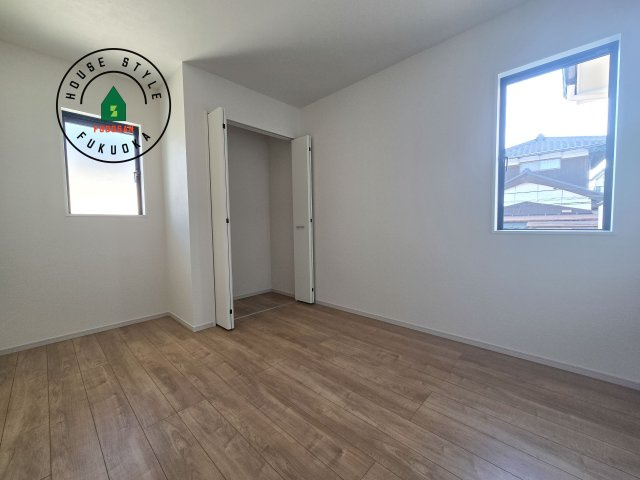 太宰府市高雄1丁目第2-1棟（1号棟）　の洋室|採光良好な洋室は全居室、複層ガラスの遮熱効果と断熱効果で、一年中快適に過ごせます。