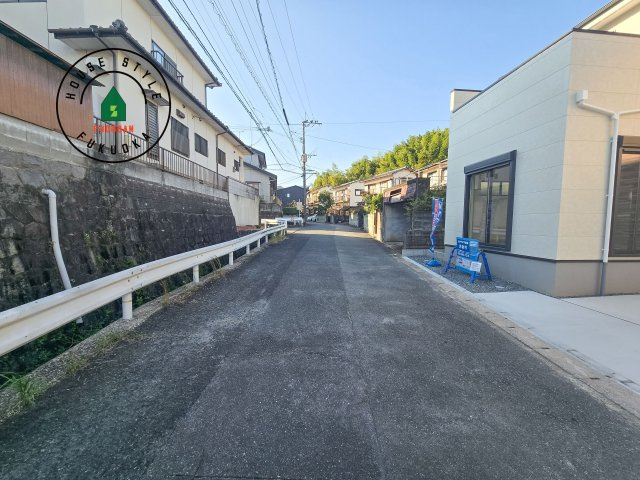 太宰府市高雄1丁目第2-1棟（1号棟）　の前面道路含む現地写真|前面道路です。
