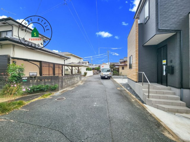 太宰府市都府楼南4丁目第1-1棟（1号棟）　の前面道路含む現地写真|前面道路です。