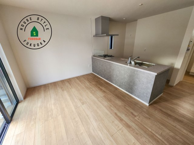 太宰府市都府楼南4丁目第1-1棟（1号棟）　の内観：施工例|キッチンから立ち込める香りが今日の料理を期待させます。