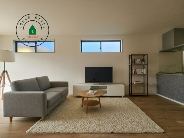 糟屋郡須恵町上須恵第7-2棟（1号棟）　の居間・リビング|キッチンからリビングをしっかり確認できます。家族の笑顔があふれる空間になりそうですね。※家具はCGを合成したものです。