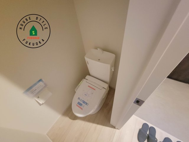 福岡市早良区野芥6丁目第6-1棟（1号棟）　のトイレ|温水洗浄便座を完備しております。2ヶ所にトイレがあるのは朝の慌ただしい時間も安心です。