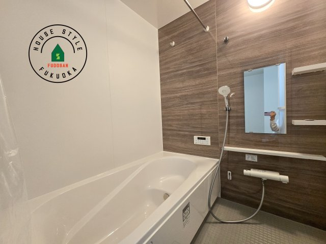 福岡市東区香住ヶ丘5丁目第1-1棟（1号棟）　の浴室|1日の疲れを癒してくれる広々バスルーム。雨の日のお洗濯にも大活躍な浴室乾燥機付です！