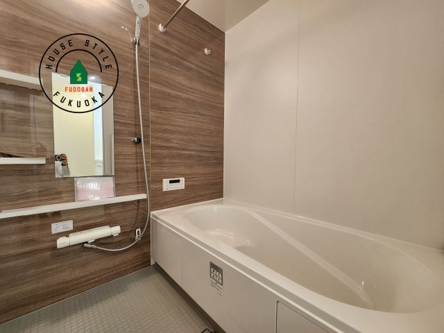 福岡市東区松香台1丁目第2-3棟（3号棟）　の浴室|1日の疲れを癒してくれる広々バスルーム。雨の日のお洗濯にも大活躍な浴室乾燥機付です！