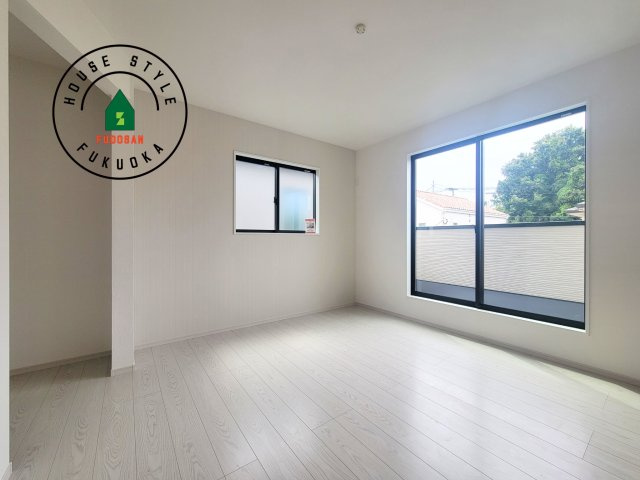 糟屋郡須恵町大字旅石第5-２棟（1号棟）　の寝室|主寝室には収納力に優れたクローゼットがありますので、お部屋もすっきり片付きます。