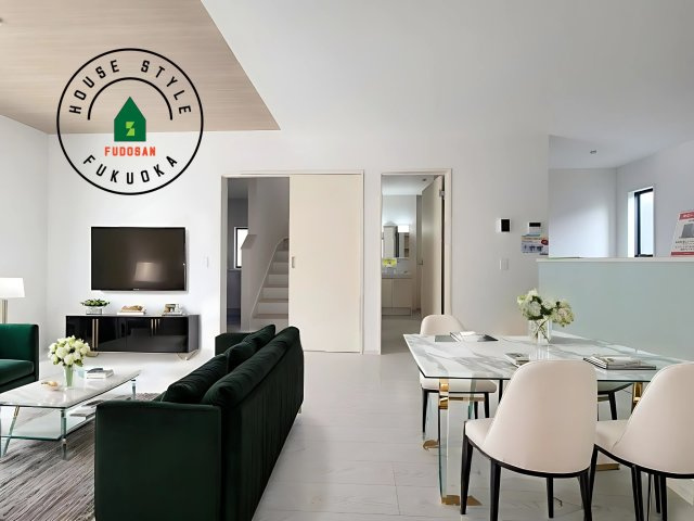 糟屋郡須恵町大字旅石第5-２棟（1号棟）　の居間・リビング|明るく開放的なリビングダイニングは豊かな陽光が注ぎ込み、やすらぎの空間を演出してくれます。ご家族で楽しいひとときをお過ごし下さい。※家具はCGを合成したものです。