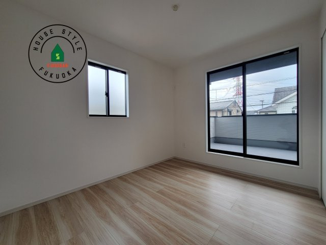 筑紫野市筑紫駅前通2丁目第1-1棟（1号棟）　の洋室|採光良好な洋室は全居室、複層ガラスの遮熱効果と断熱効果で、一年中快適に過ごせます。