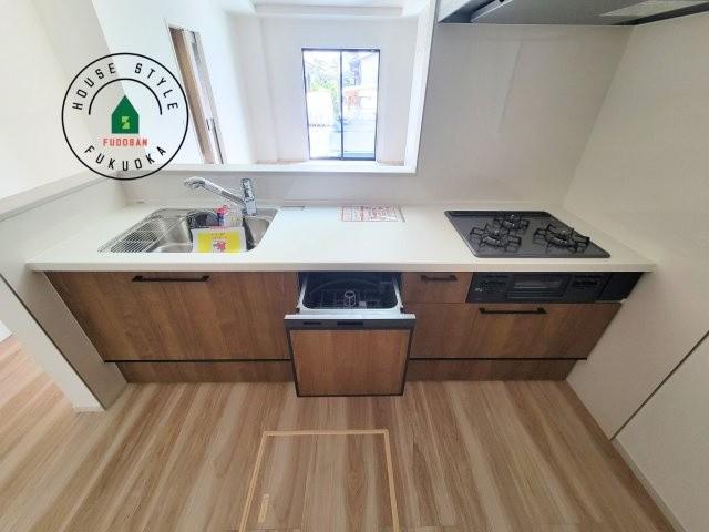 福岡市西区福重3丁目第4-2棟（1号棟）　のキッチン|ご家族を近くに感じられる対面キッチンのLDK。会話もはずみそうですね。