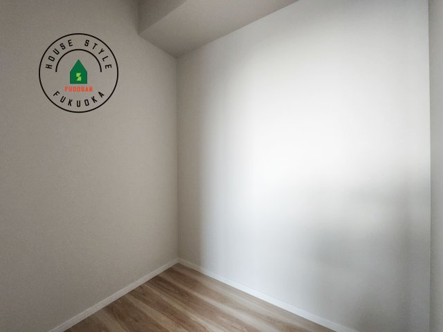 福岡市東区八田3丁目第3-2棟（1号棟）　の内観：施工例|洋服や大きな荷物が多い方や人数の多いご家族などは、一般的なクローゼットよりもウォークインクローゼットのほうが使い勝手が良いです。