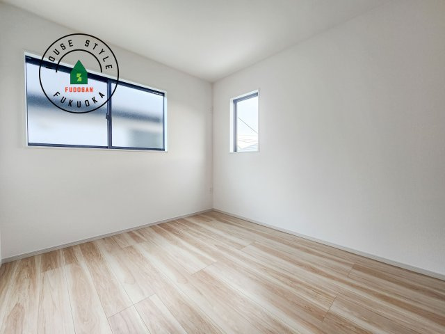 福岡市東区八田3丁目第3-2棟（1号棟）　の内観：施工例|採光良好な洋室は全居室、複層ガラスの遮熱効果と断熱効果で、一年中快適に過ごせます。