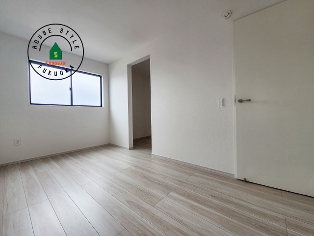 福岡市西区小戸3丁目第6-3棟（2号棟）　の洋室|採光良好な洋室は全居室、複層ガラスの遮熱効果と断熱効果で、一年中快適に過ごせます。