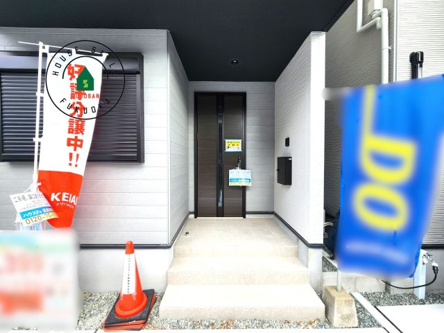 福岡市西区小戸3丁目第6-3棟（2号棟）　の玄関|おでかけの時も帰った時も、「我が家」を最初に感じでもらえる素敵な空間に。