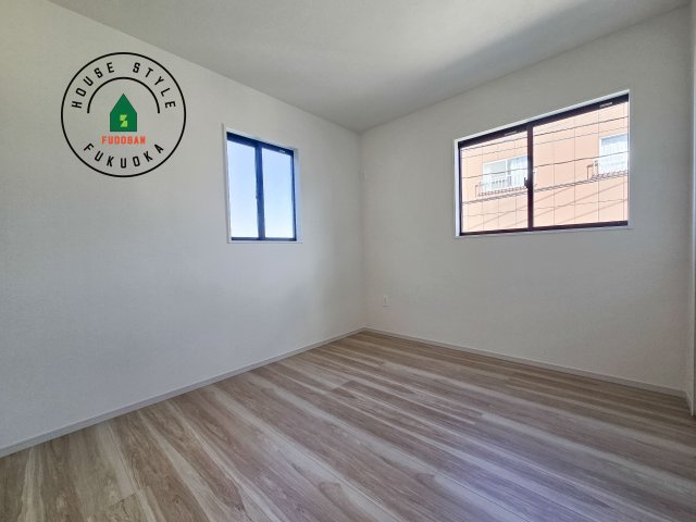 太宰府市朱雀4丁目第1-4棟（2号棟）　の洋室|採光良好な洋室は全居室、複層ガラスの遮熱効果と断熱効果で、一年中快適に過ごせます。