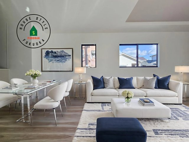 太宰府市朱雀4丁目第1-4棟（2号棟）　の居間・リビング|明るく開放的なリビングダイニングは豊かな陽光が注ぎ込み、やすらぎの空間を演出してくれます。ご家族で楽しいひとときをお過ごし下さい。※家具はCGを合成したものです。