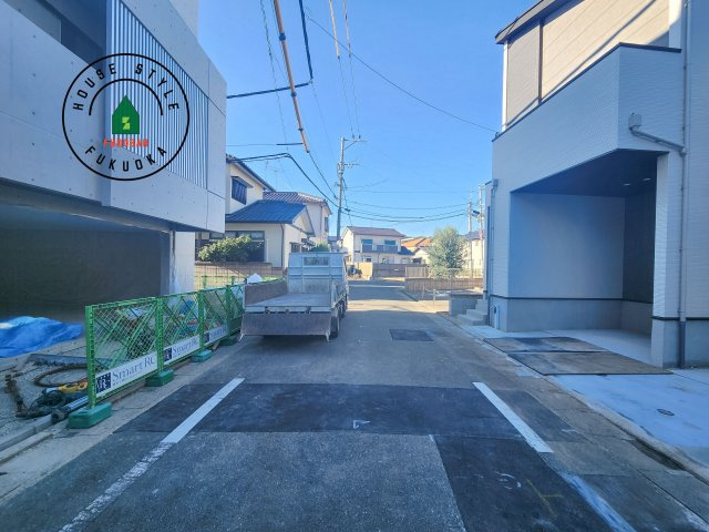 春日市千歳町2丁目第2-1棟（1号棟）　の前面道路含む現地写真|前面道路です。