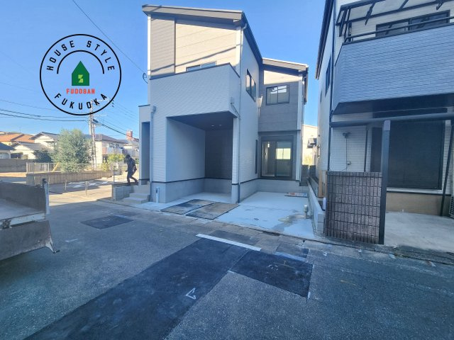 春日市千歳町2丁目第2-1棟（1号棟）　の前面道路含む現地写真|見学の時間などお気軽にお問い合わせ下さい。