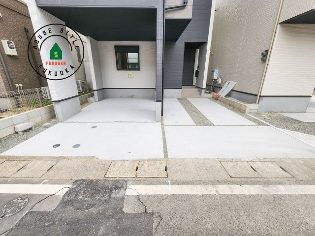 春日市春日原北町5丁目第1-2棟（2号棟）　の駐車場|駐車場になります。