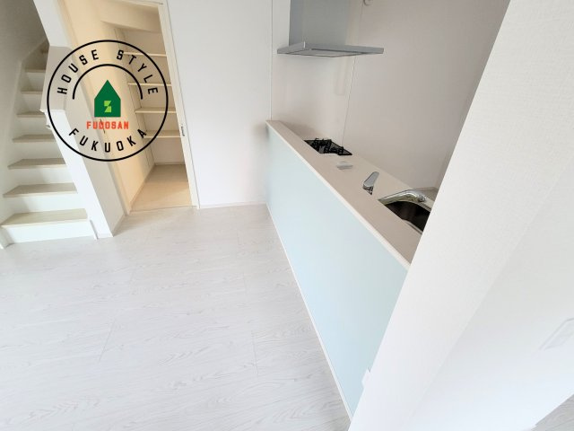 福岡市東区土井2丁目第3-4棟（1号棟）　のダイニング|キッチンから立ち込める香りが今日の料理を期待させます。