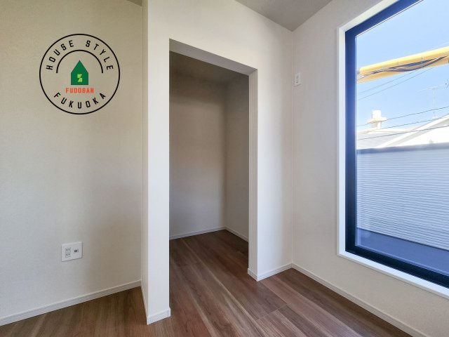 福岡市城南区長尾4丁目第2-4棟（4号棟）の収納|洋服や大きな荷物が多い方や人数の多いご家族などは、一般的なクローゼットよりもウォークインクローゼットのほうが使い勝手が良いです。