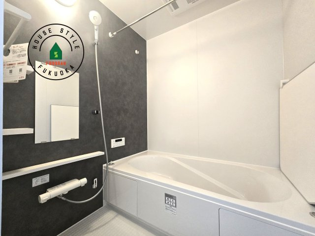 福岡市南区皿山1丁目第6-2棟（1号棟）　の内観：施工例|1日の疲れを癒してくれる広々バスルーム。雨の日のお洗濯にも大活躍な浴室乾燥機付です！