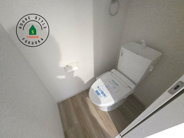 福岡市南区皿山1丁目第6-2棟（1号棟）　の内観：施工例|温水洗浄便座を完備しております。2ヶ所にトイレがあるのは朝の慌ただしい時間も安心です。