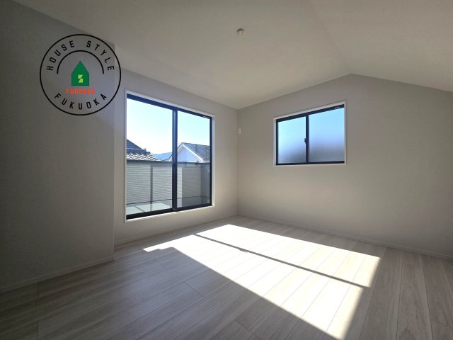 福岡市南区皿山1丁目第6-2棟（2号棟）　の内観：施工例|主寝室には収納力に優れたクローゼットがありますので、お部屋もすっきり片付きます。