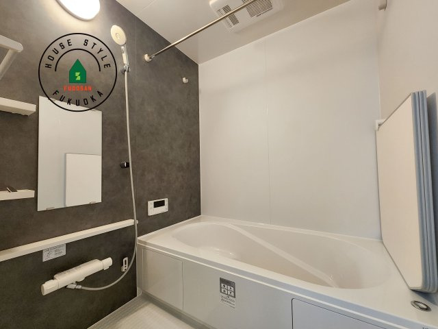 古賀市花見東3丁目第3-2棟（2号棟）　の浴室|1日の疲れを癒してくれる広々バスルーム。雨の日のお洗濯にも大活躍な浴室乾燥機付です！