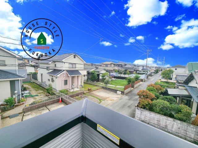 古賀市花見東3丁目第3-2棟（2号棟）　の展望|窓から緑が見える物件も魅力的です。