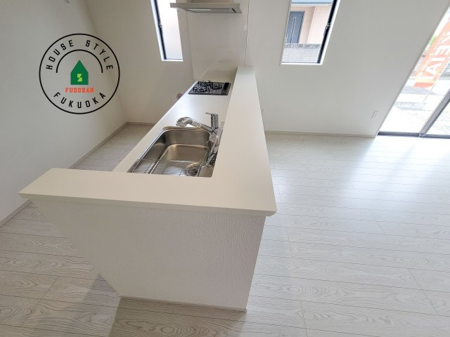 福岡市南区花畑3丁目第4-1棟（1号棟）　のダイニング|会話が弾む場所として居心地の良いリビングです。