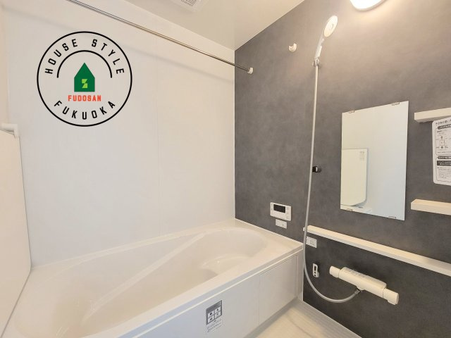 糟屋郡須恵町新原第1-1棟（1号棟）　の浴室|1日の疲れを癒してくれる広々バスルーム。雨の日のお洗濯にも大活躍な浴室乾燥機付です！