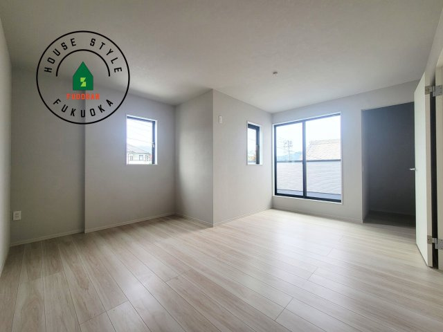 糟屋郡須恵町新原第1-1棟（1号棟）　の寝室|主寝室には収納力に優れたクローゼットがありますので、お部屋もすっきり片付きます。