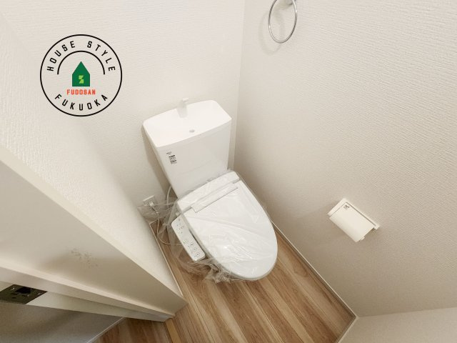 福岡市西区石丸3丁目第5-1棟（1号棟）　のトイレ|温水洗浄便座を完備しております。2ヶ所にトイレがあるのは朝の慌ただしい時間も安心です。