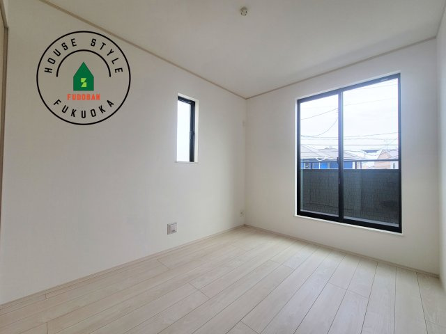 福岡市東区三苫6丁目第1-2棟（1号棟）の洋室|採光良好な洋室は全居室、複層ガラスの遮熱効果と断熱効果で、一年中快適に過ごせます。