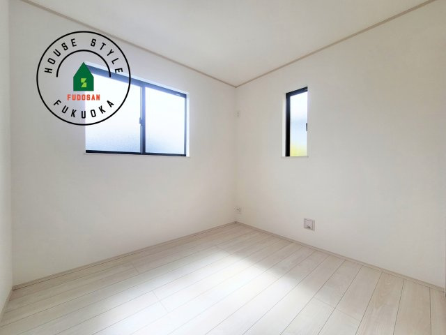 福岡市東区三苫6丁目第1-2棟（1号棟）の子供部屋|穏やかな光が差し込む室内には、穏やかな時間が流れます。