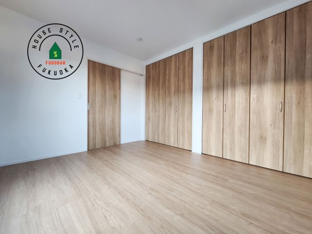 糟屋郡宇美町神武原1丁目第1-3棟（3号棟）　の寝室|主寝室には収納力に優れたクローゼットがありますので、お部屋もすっきり片付きます。