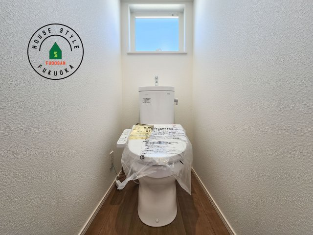 福岡市西区上山門2丁目第2-2棟（1号棟）　のトイレ|温水洗浄便座を完備しております。2ヶ所にトイレがあるのは朝の慌ただしい時間も安心です。