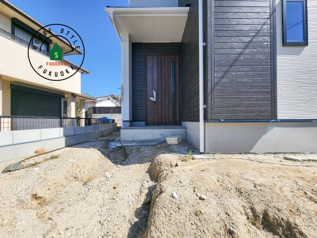 福岡市西区上山門2丁目第2-2棟（1号棟）　の玄関|おでかけの時も帰った時も、「我が家」を最初に感じでもらえる素敵な空間に。