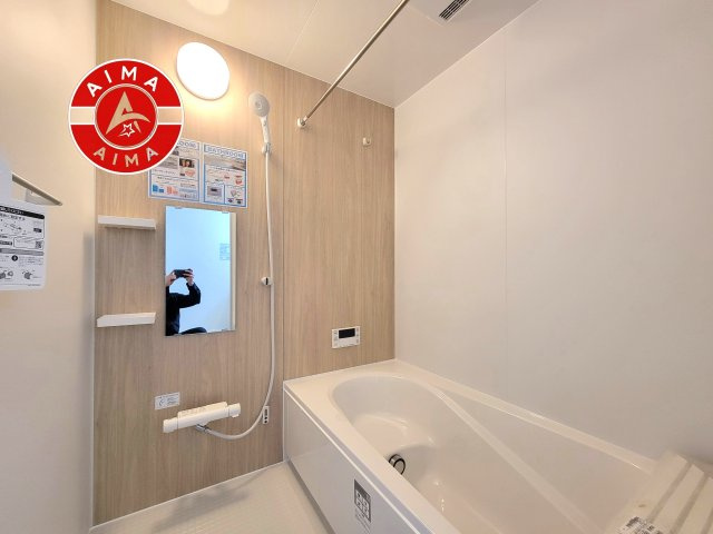 糟屋郡篠栗町中央6丁目第2-3棟（1号棟）の浴室|1日の疲れを癒してくれる広々バスルーム。雨の日のお洗濯にも大活躍な浴室乾燥機付です！