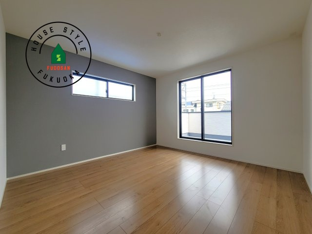 糟屋郡篠栗町中央6丁目第2-3棟（2号棟）の内観：施工例|主寝室には収納力に優れたクローゼットがありますので、お部屋もすっきり片付きます。