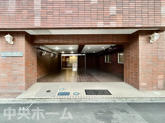 ユテライズ根岸のエントランス|【エントランス】マンションのエントランスは、その物件の印象を決める、顔とも言える場所です。毎日通る場所ですからきれいなのが一番です。