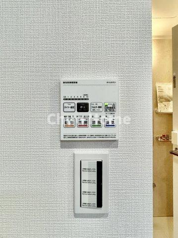 ユテライズ根岸の冷暖房・空調設備|【浴室乾燥機】暖房・冷風・換気・乾燥が可能です。毎日を快適に過ごせるうれしい機能が揃っています。雨の日の洗濯物も安心です。