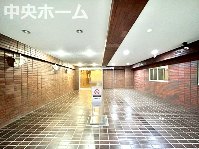 ユテライズ根岸のエントランス|エントランス